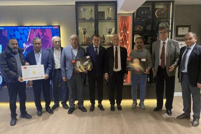 Zorlu Töre Eskişehir’de! Türk Dünyası Heyeti İftar Öncesi Medya 26 ile Bir Araya Geldi