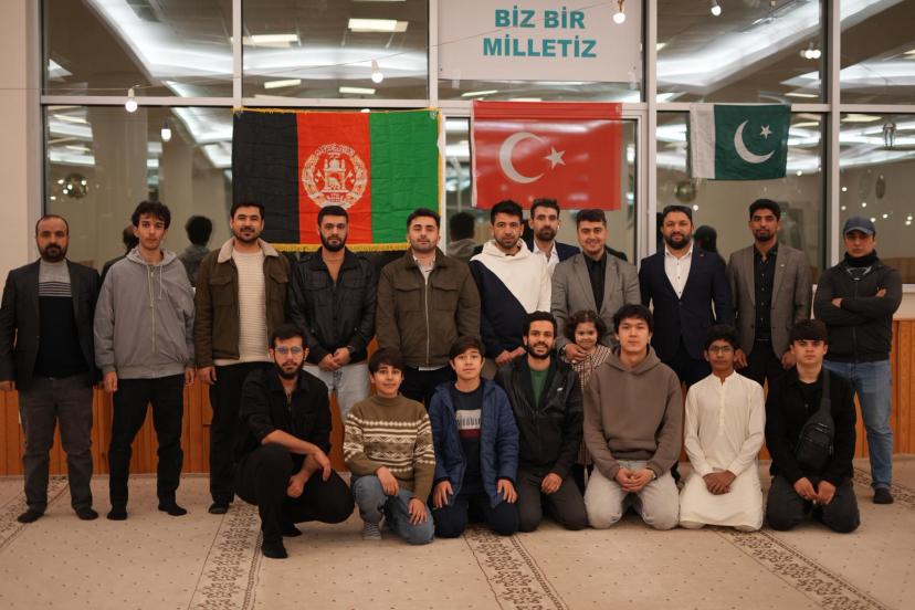 Eskişehir’de Anlamlı İftar: Afganistan ve Pakistanlı Gençler Aynı Sofrada!