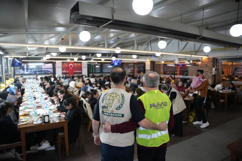MÜSİAD ve İHH’dan Gönüllere Dokunan İftar