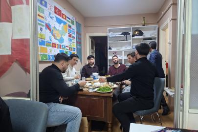 Türk Dünyası Yemek Kültürü Eskişehir’de Yaşatıldı: Özbek Gençlerden Unutulmaz İftar