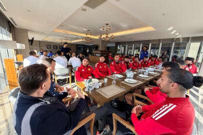 AK Parti Eskişehir Milletvekili Hatipoğlu, futbolculara başarı diledi