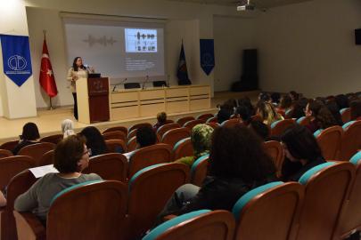 Öğretmen Adaylarına Ses Sağlığını Korumaya Yönelik Eğitim Verildi