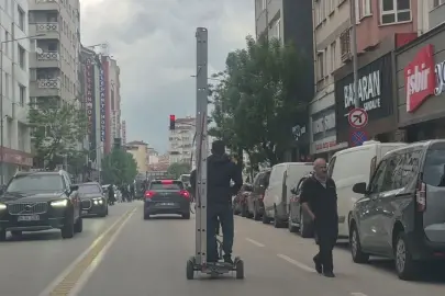 Eskişehir Trafiğinde Pes Dedirten 'Merdivenli' Sürücü