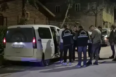 Pompalıyla saldırdı, bıçaklandı!