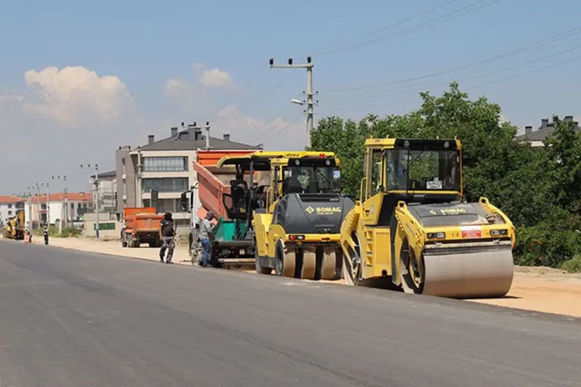Eskişehir'de 8070 Bulvarı atyapı ve asfalt çalışmaları
