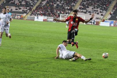 Eskişehirspor'da sol bekle yollar ayrıldı