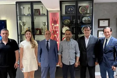 MHP Tepebaşı İlçe Teşkilatından Medya 26 Grup’a Anlamlı Ziyaret