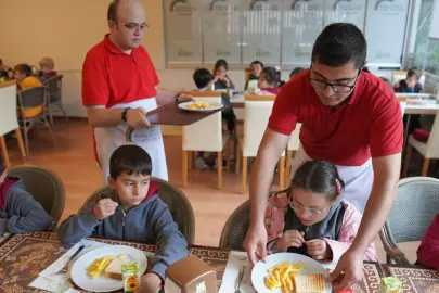 Tepebaşı Belediyesi Gökkuşağı Kafe 15’inci Yaşını Kutluyor