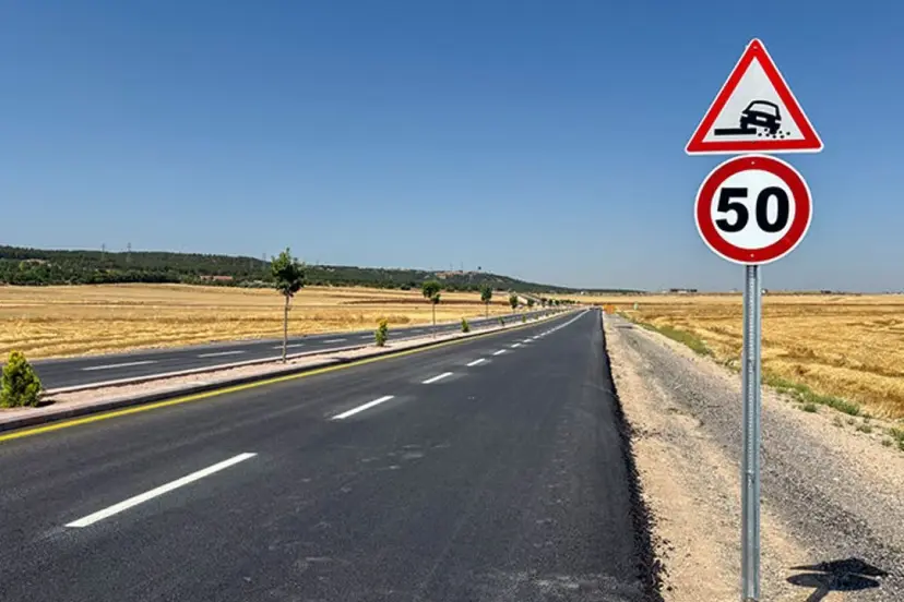 Yollar Bakım Sonrası Çizgi Çalışmalarıyla Güvenli Hale Geliyor